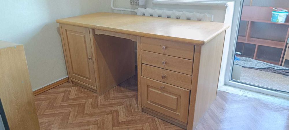 стол письменный, для работы ,для учебы , натуральное дерево