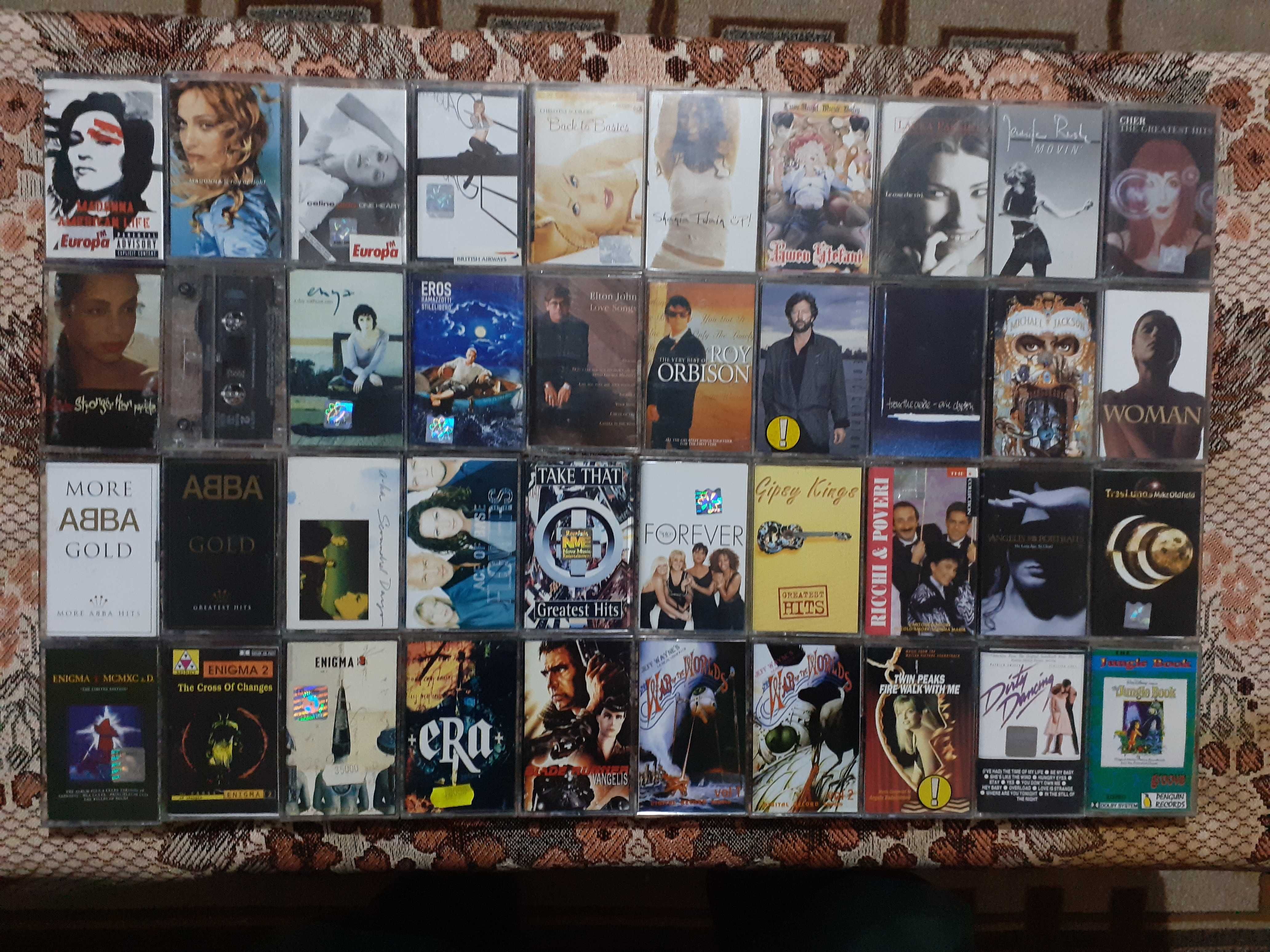 Casete audio cu muzică disco, pop, tehno, rock, jazz, rytm & blues