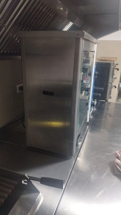 Rotisor 9 pui pe gaz butelie