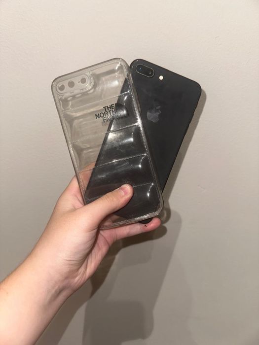 Продам iPhone 8 Plus 256GB АКБ 100% Защитный экран! Сам экран целый!