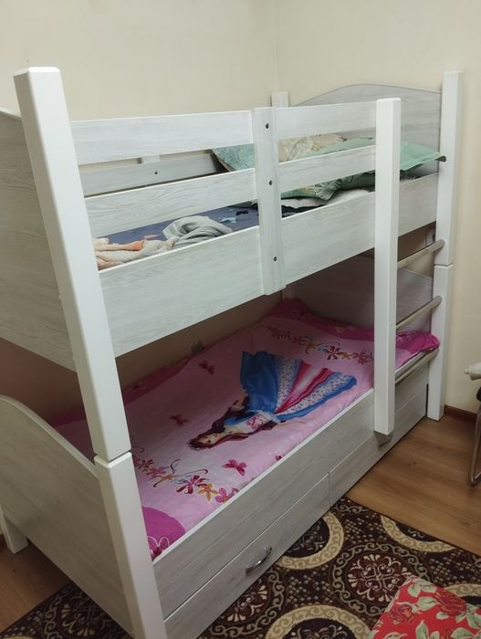 Краватлар сотилади холати зур