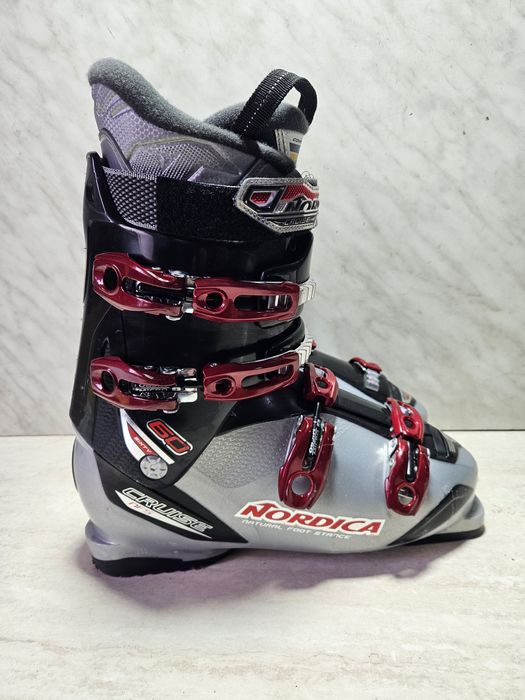 Clapari ski schi Nordica  mondo  28-28,5  corespunde mărimii 43-44