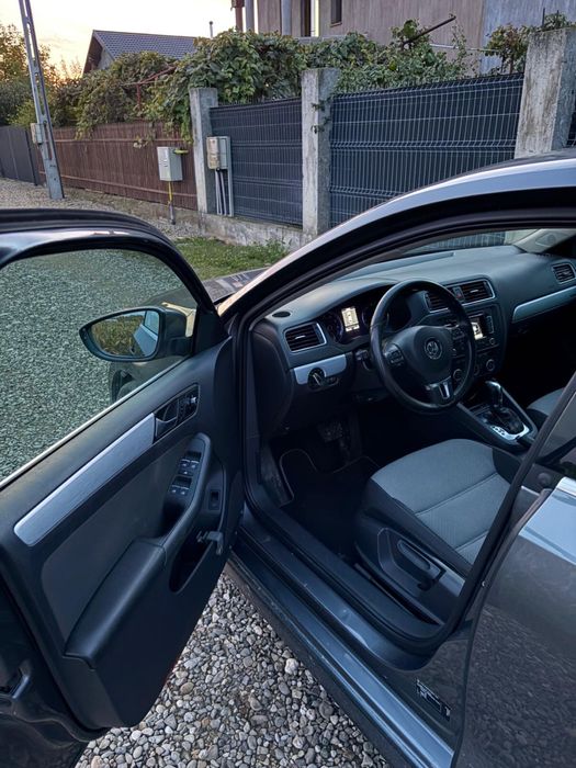 Volkswagen Jetta Hybrid