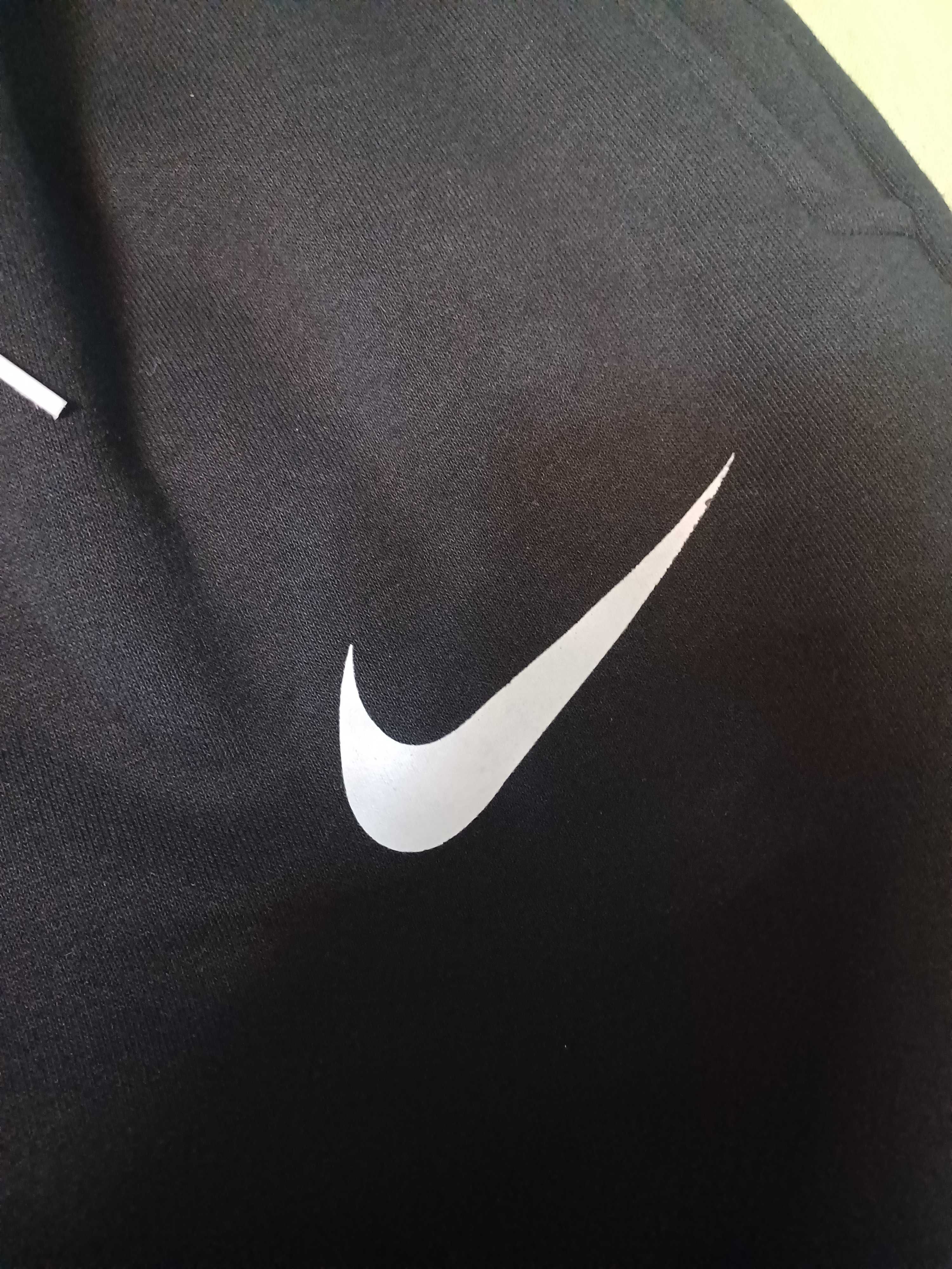 Анцунг Nike черен