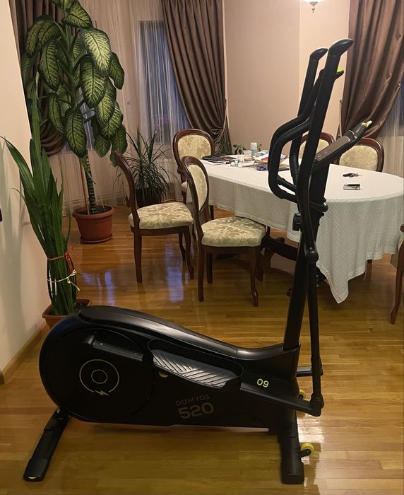 Eliptică Domyos 520