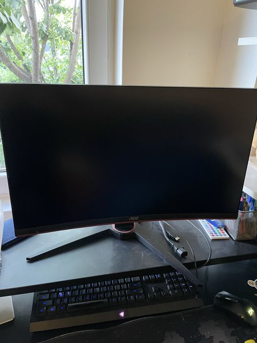 Monitor Gaming curbat AOC 144hz 1ms