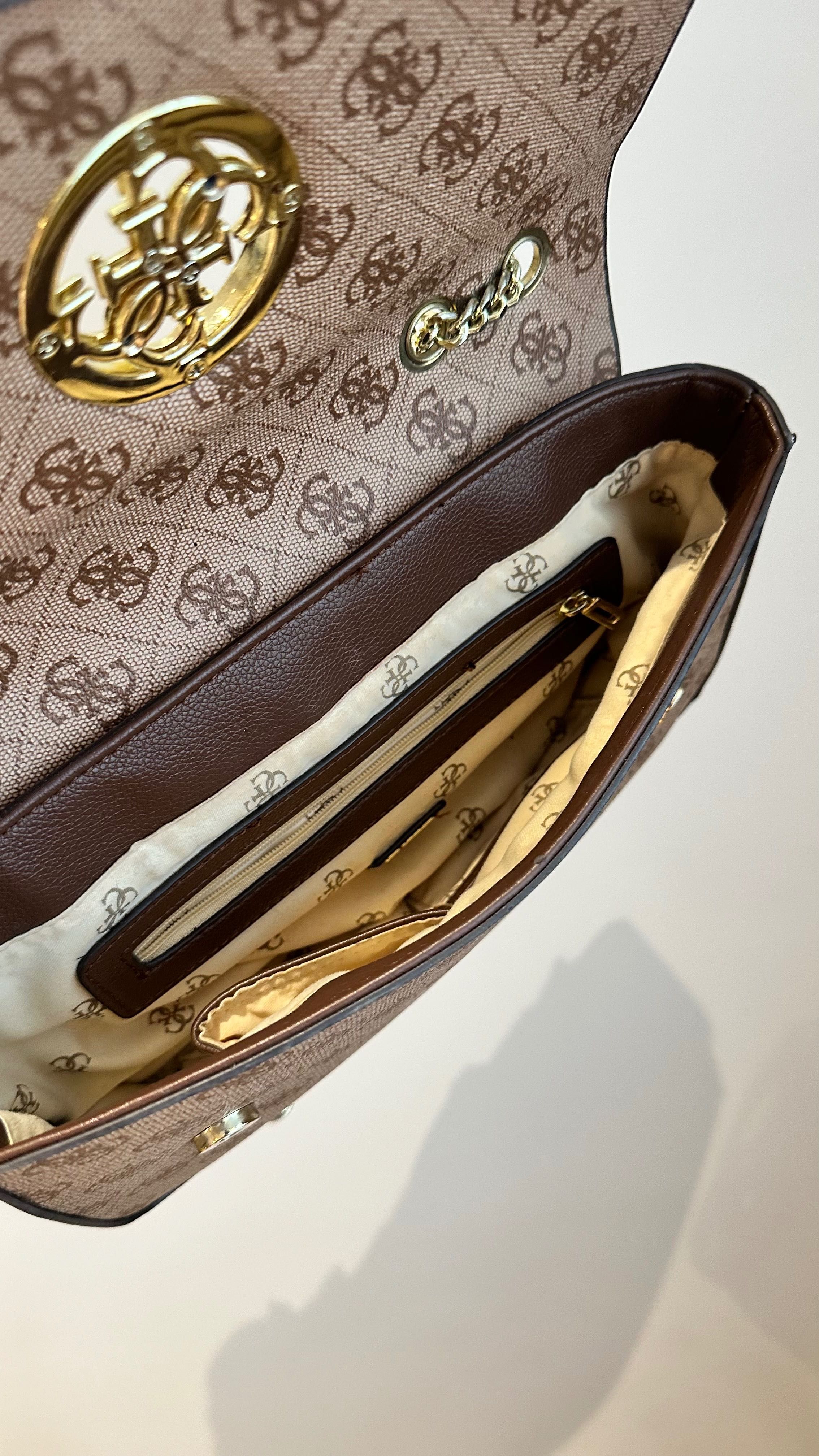 Дамска чанта GUESS