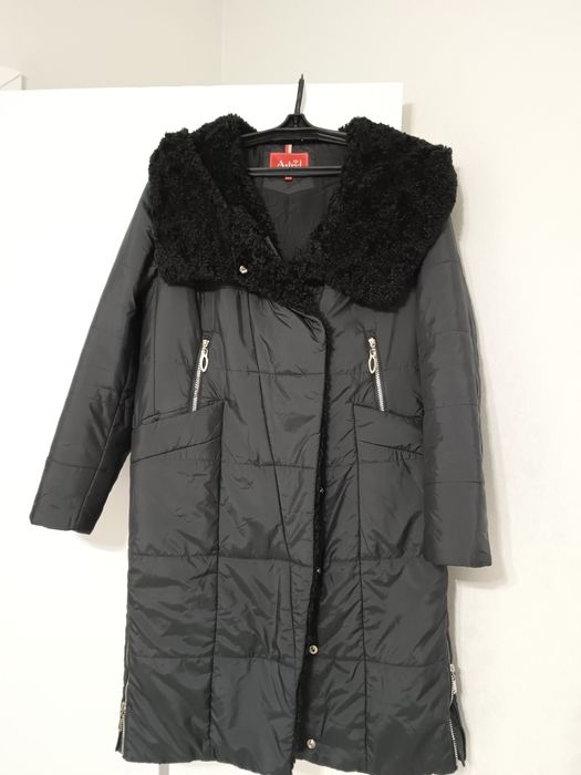 Продам отлиный зимние пальто 50 р