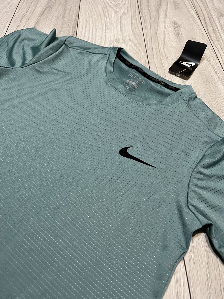 Tricou Nike Therma Fit size S L