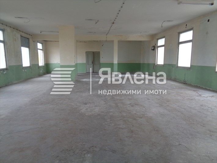 Продава се Склад в Ямбол, Зорница - 5204 кв.м за 167 €/кв.м - Снимка #8