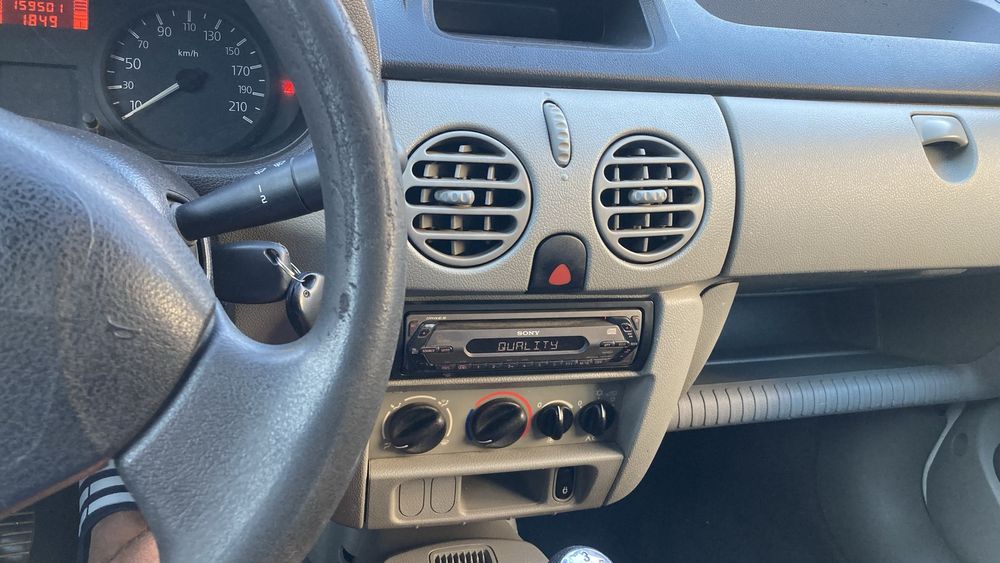Продавам Renault Kangoo 1.5dci