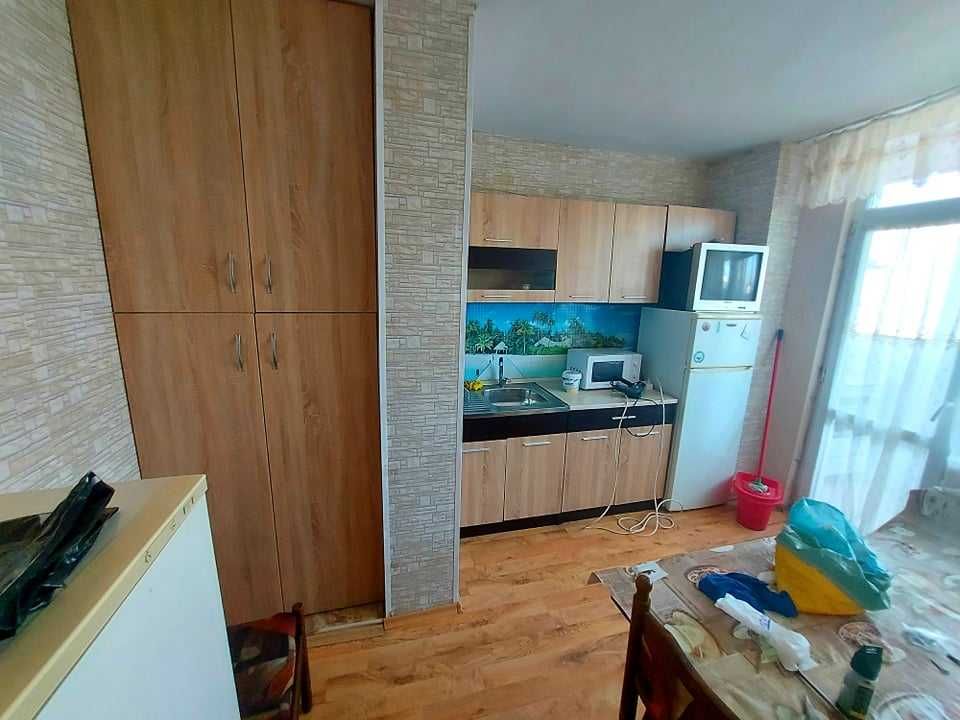 Дава се под наем Тристаен апартамент в Бургас, Изгрев - 100 кв.м за 127.5 € - Снимка #4