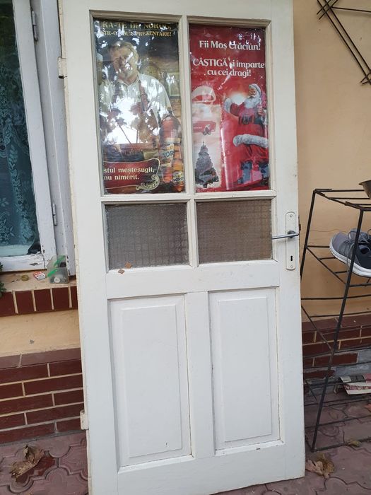 Vând două uși stare buna