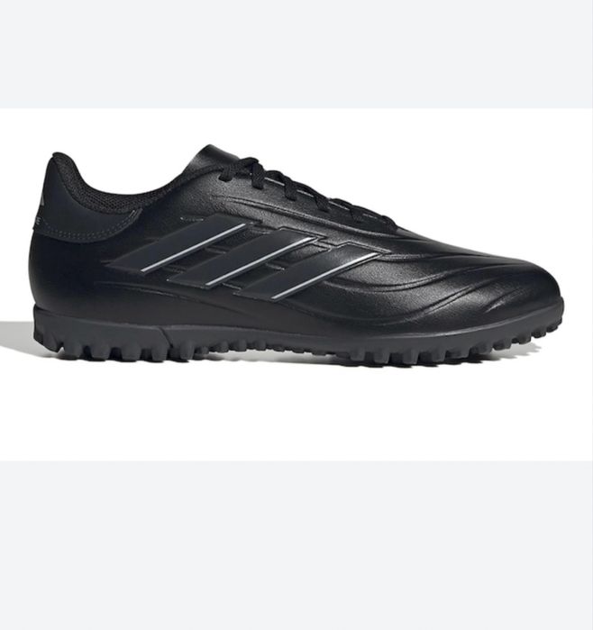 Adidasi fotbal . Sintetic si sala