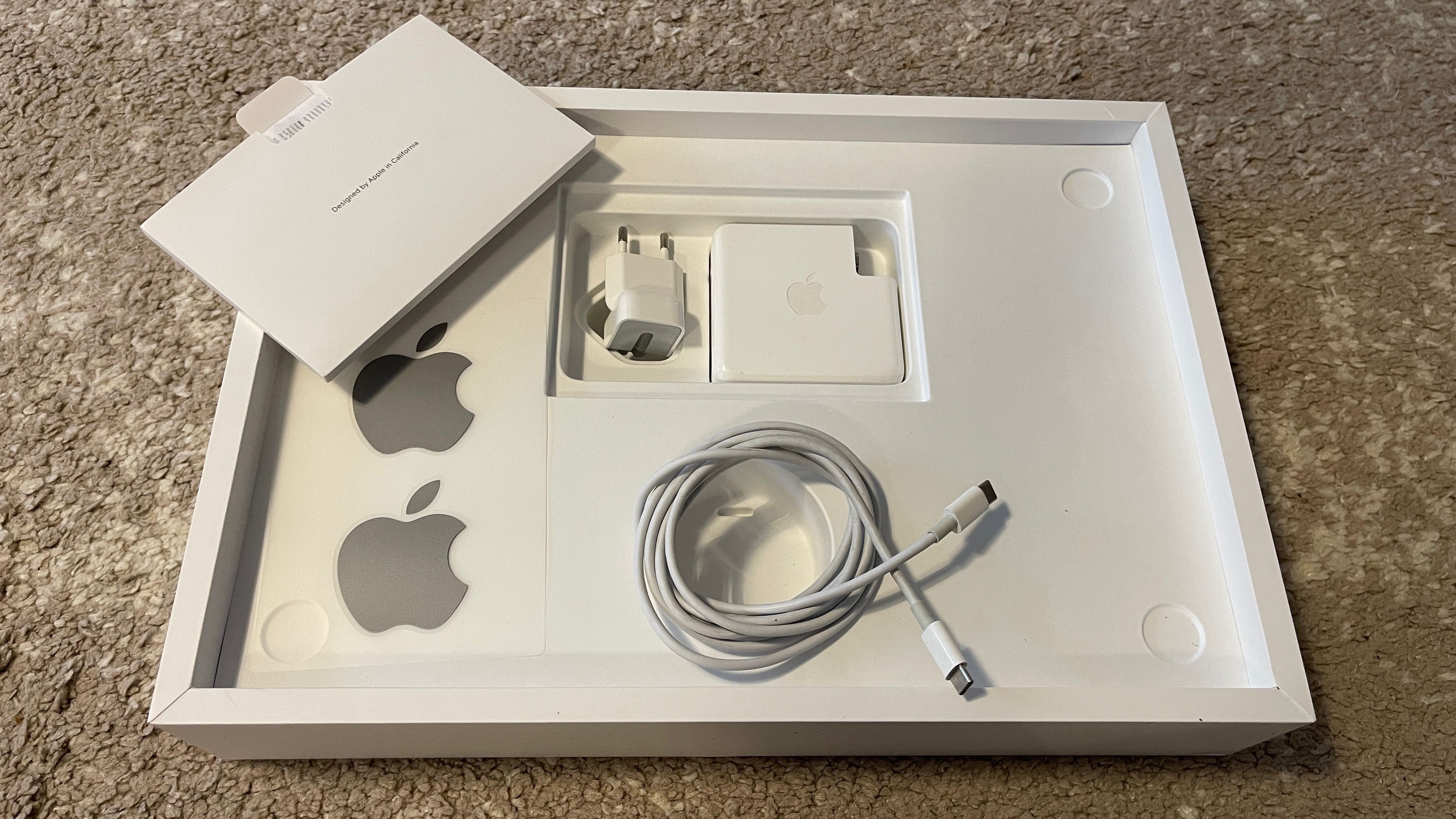 Vand Macbook Pro 16" i9 2.4, 32GB
