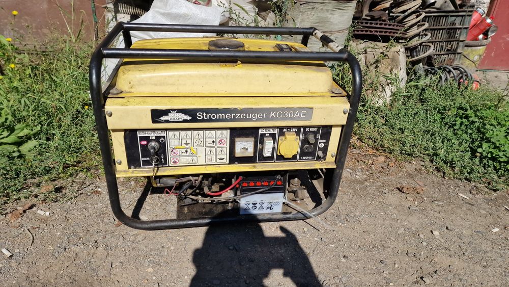 Generator 2500w cu pornire la cheie cu încărcare 12w