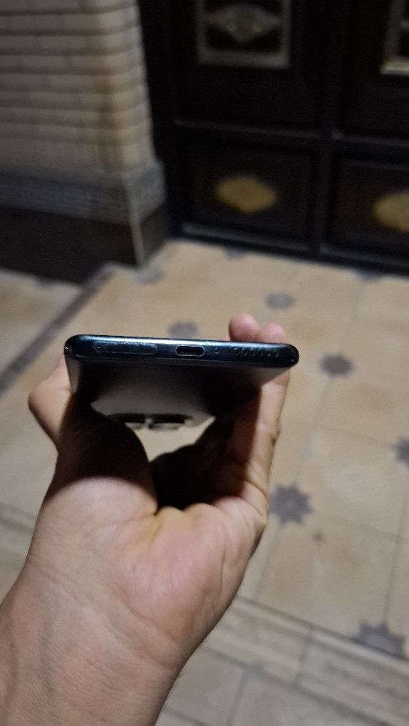 Redmi note 14 pro 10 yil garantiya bor service ga