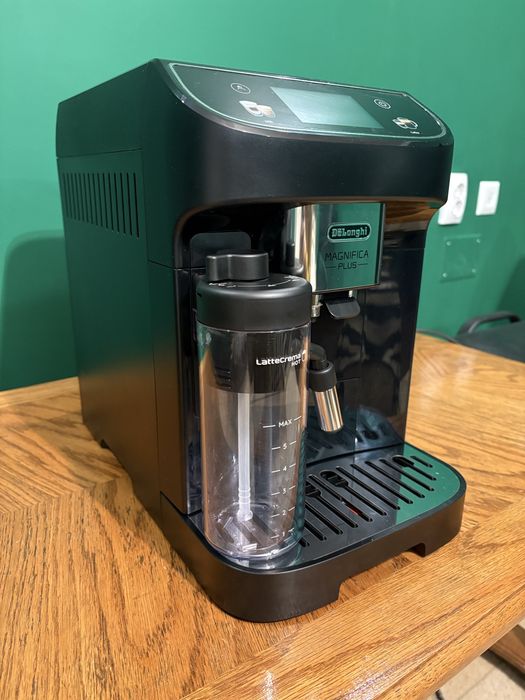 Vând Espressor De’Longhi Magnifica Plus ECAM 320.60.B