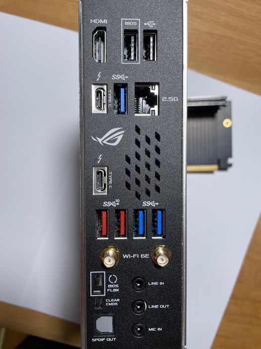 Motherboard Asus ROG Strix Z690-I Gaming WIFI (Mini-ITX)