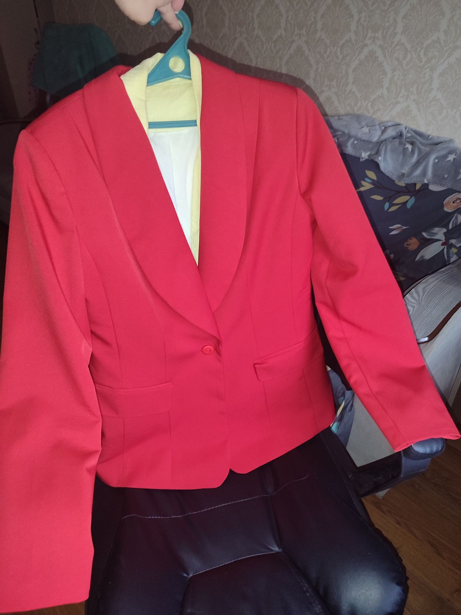 Продам пиджак 48рр