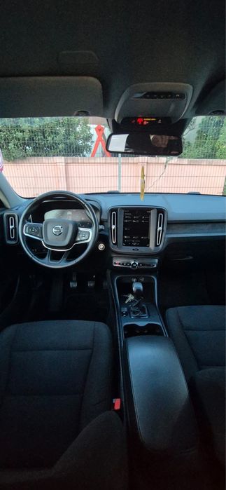 Volvo Xc 40 T2 Momentum Core 2 WD