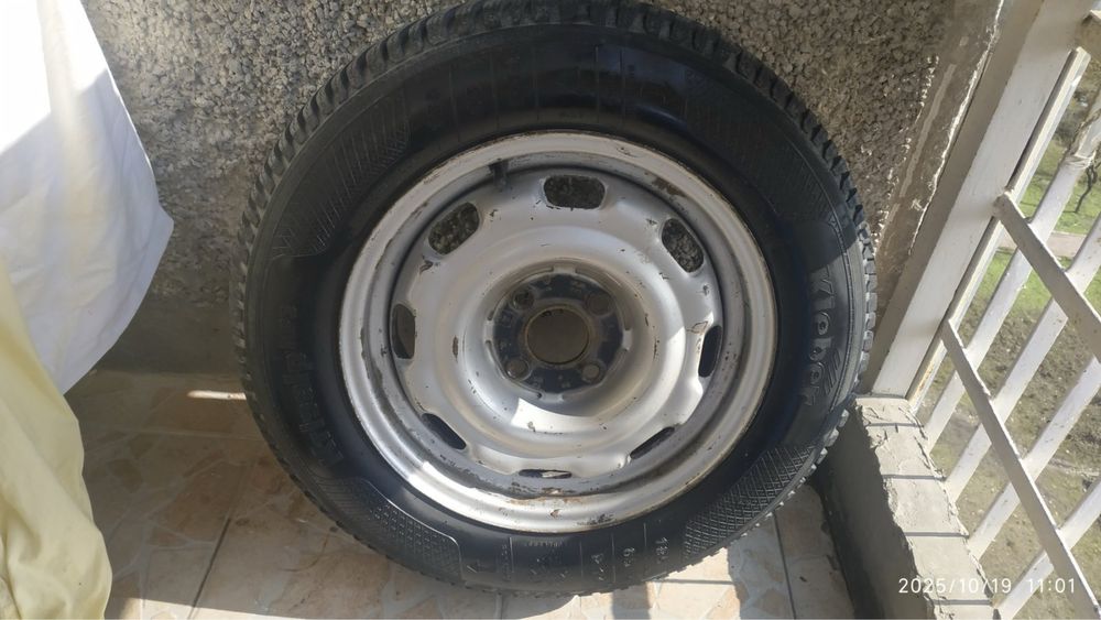Джанти със зимни гуми 185/65/14 цола VW