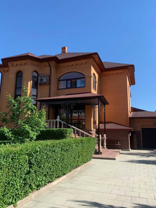 Аренда 3-этажного дома Комсомольском