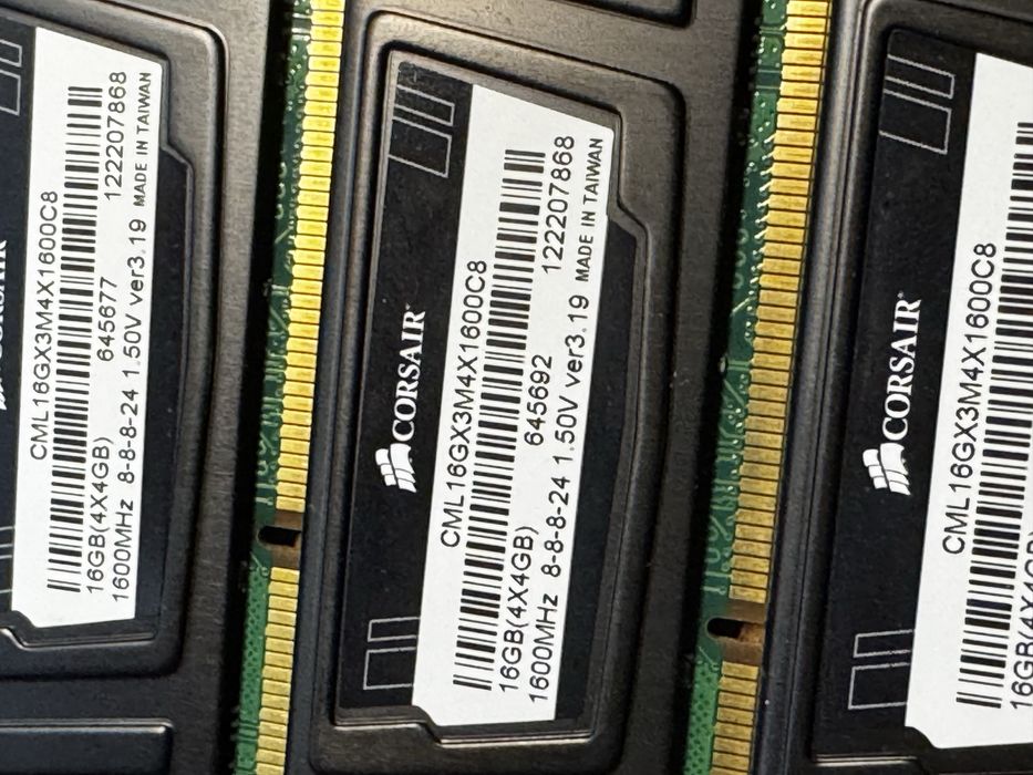 Crucial CML16GX3M4X1600C8 4GB 240pin DIMM DDR3 8buc