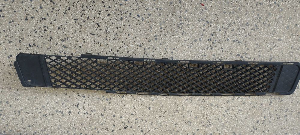 Решетка в предната броня Мерцедес С W204