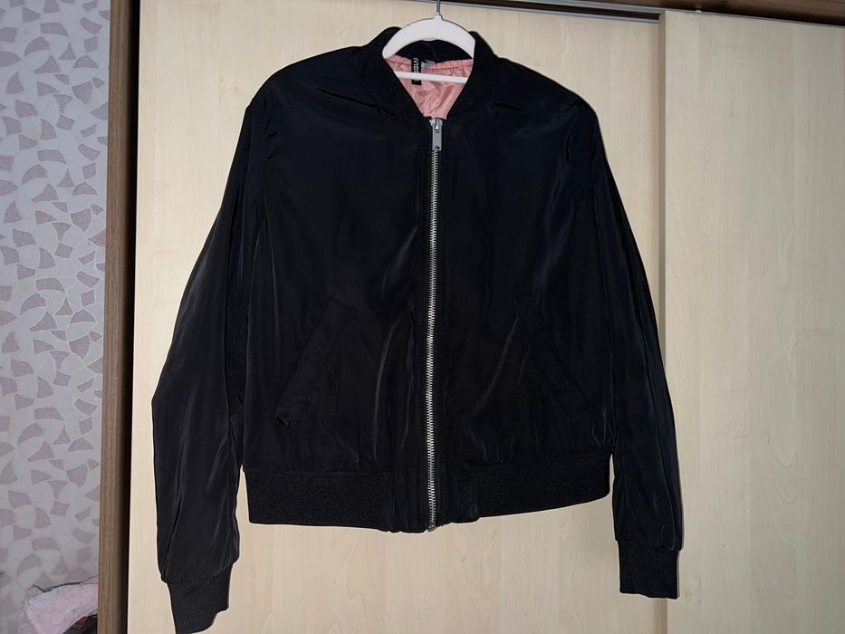 Черно яке, тип бомбър H&M