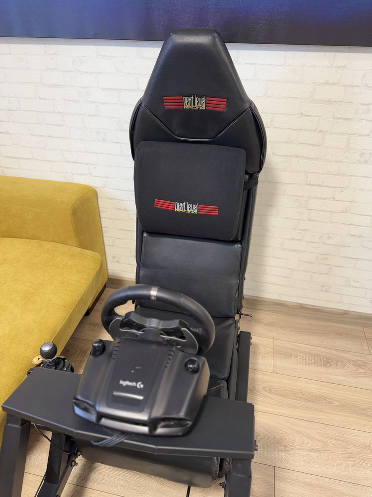 Volan si Scaun de Gaming