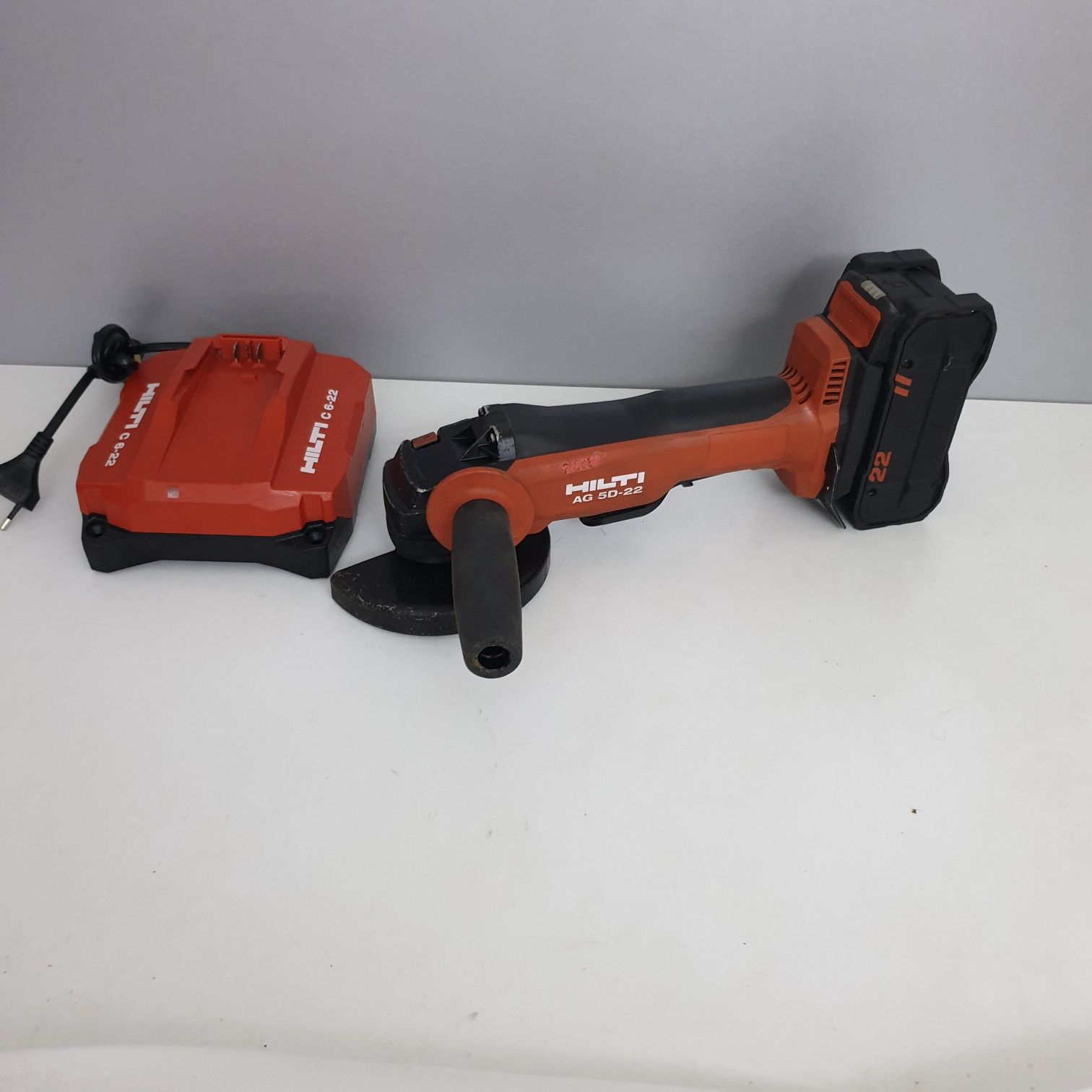 Hilti Nuron AG 5D-22 Polizor unghiular Brushless 8.0A Ultima generație