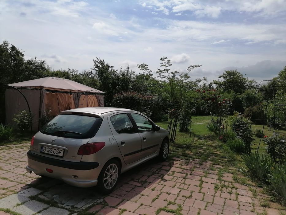Vând Peugeot 206 1.4 benzină an 2005 ac funcțional