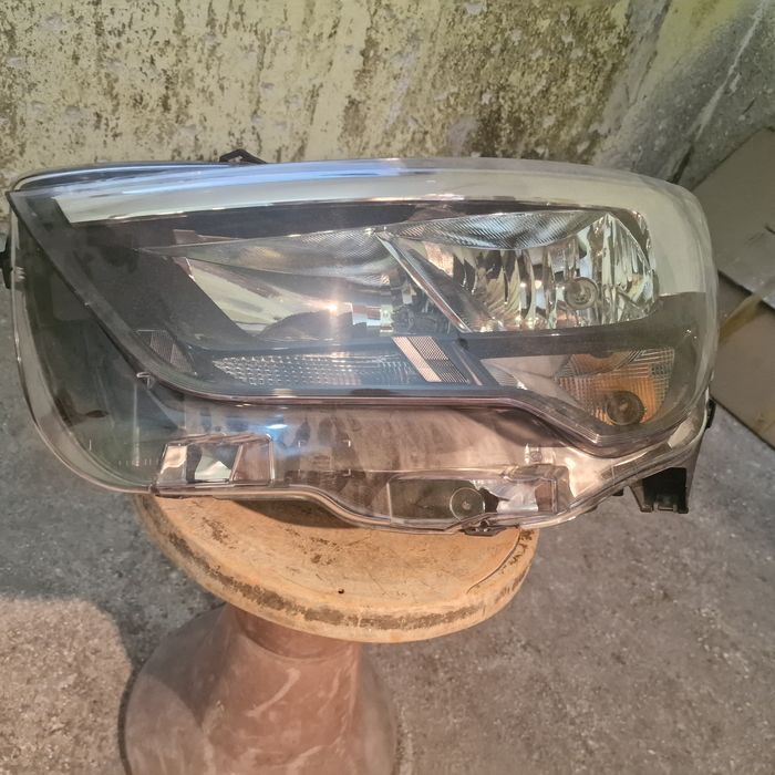 Opel Combo E 2020 ляв фар