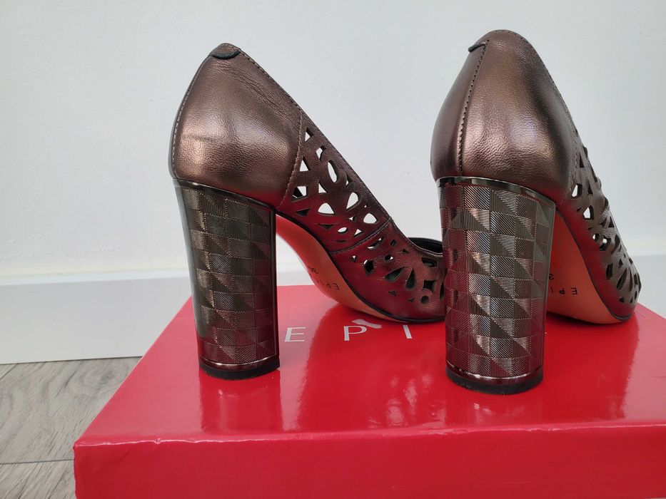Pantofi deosebiti Epica