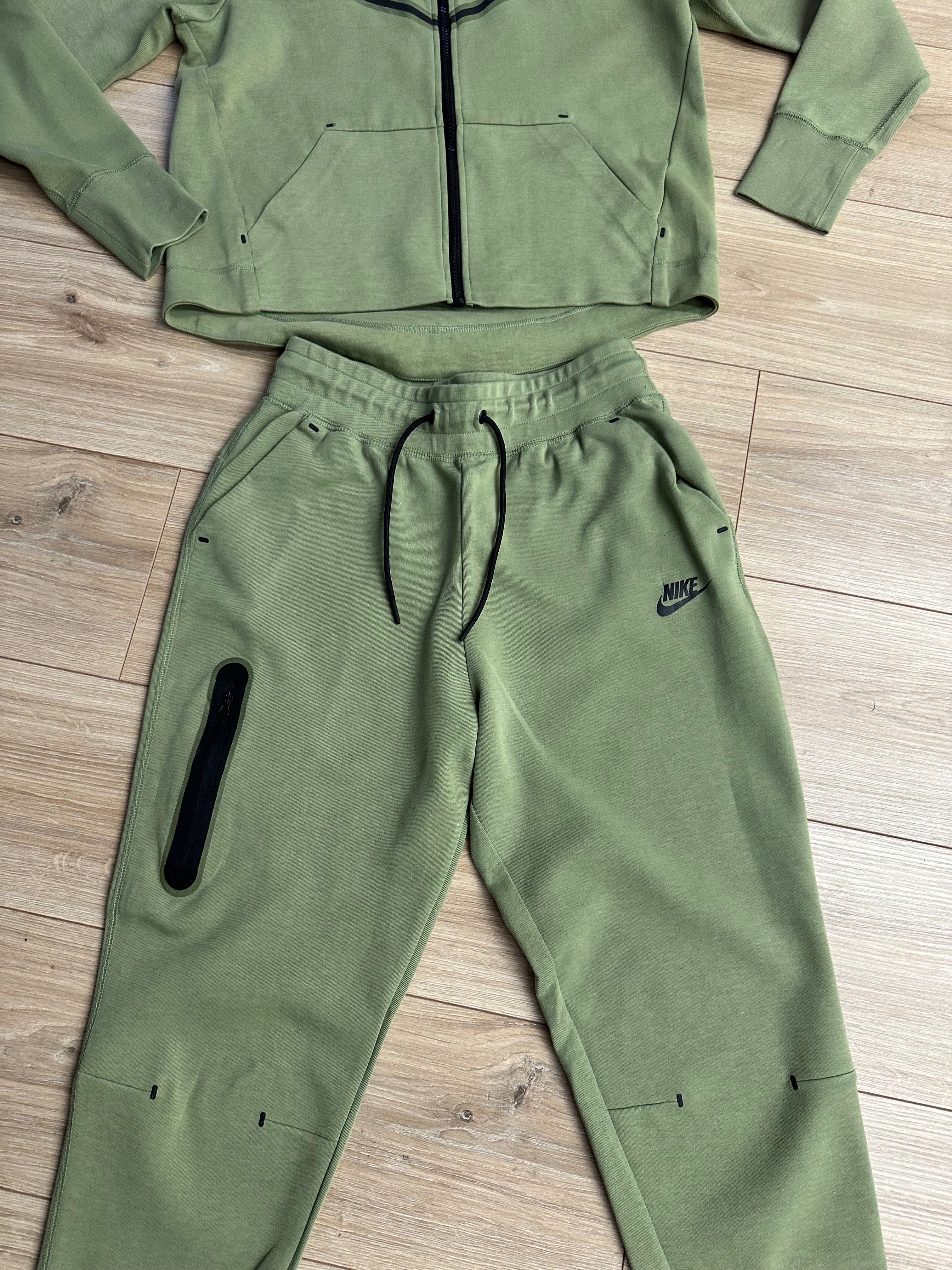 Спортен екип Nike Tech