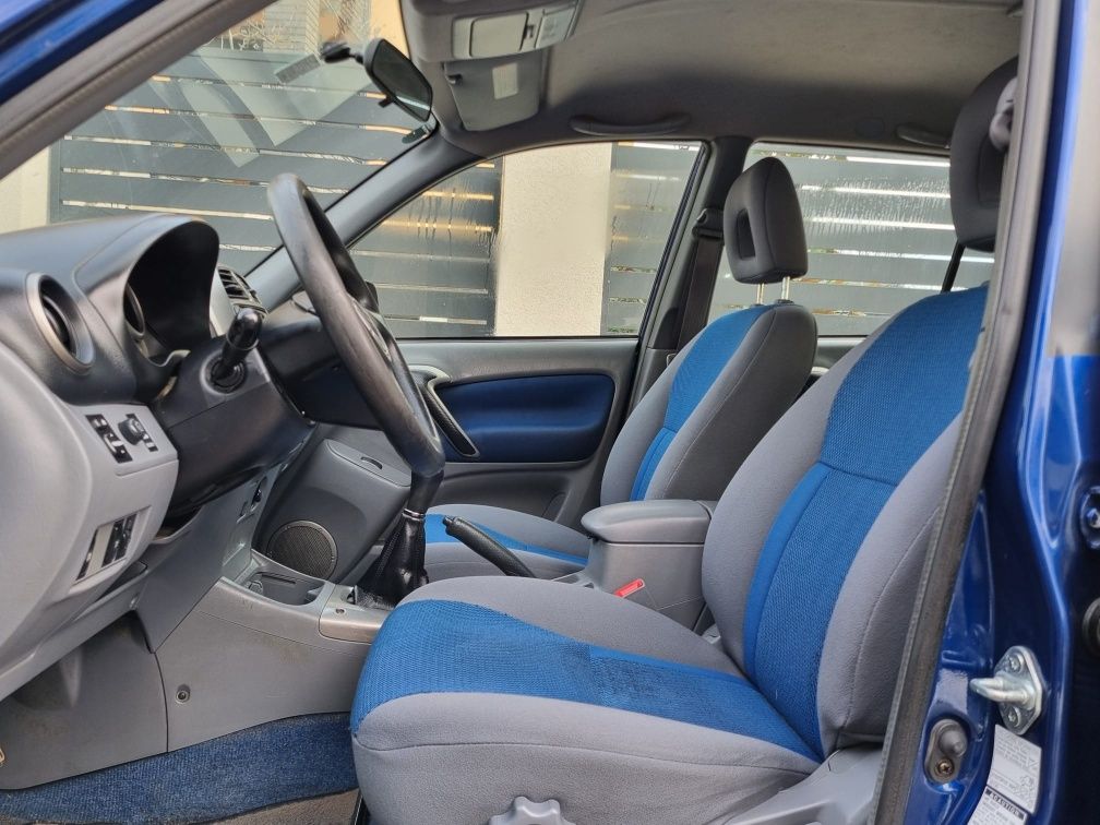 Vând Toyota Rav 4 Motor 2.0 diesel 4x4 an 2003