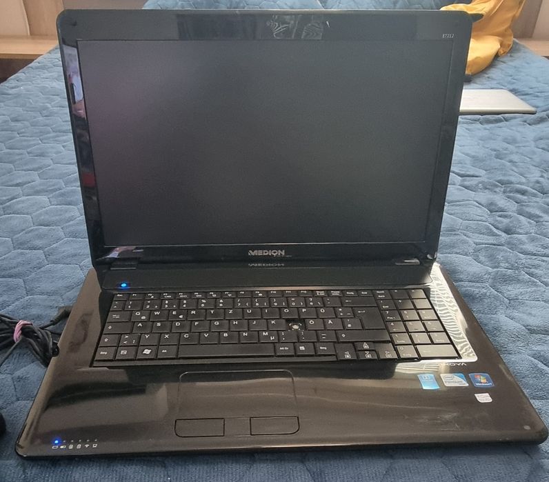 Лаптоп Medion E7212 за части