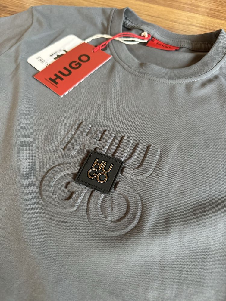 Мъжки,памучен,сив екип Hugo BOSS с метално лого