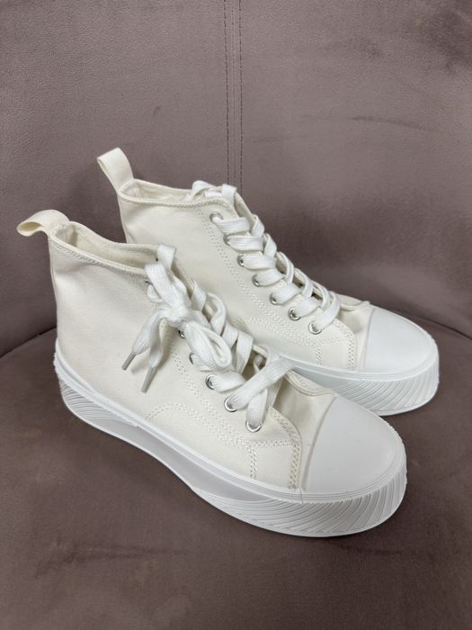 Чисто нови обувки на изгодна цена