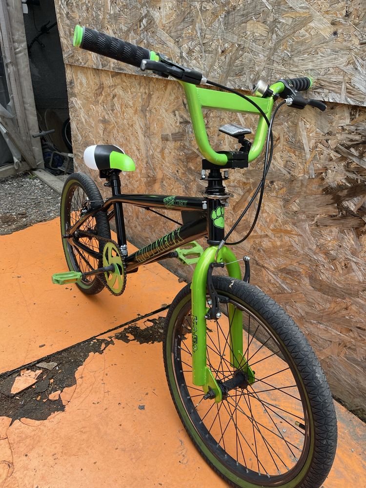 Bicicleta bmx jumper muddyfox  roti 20”