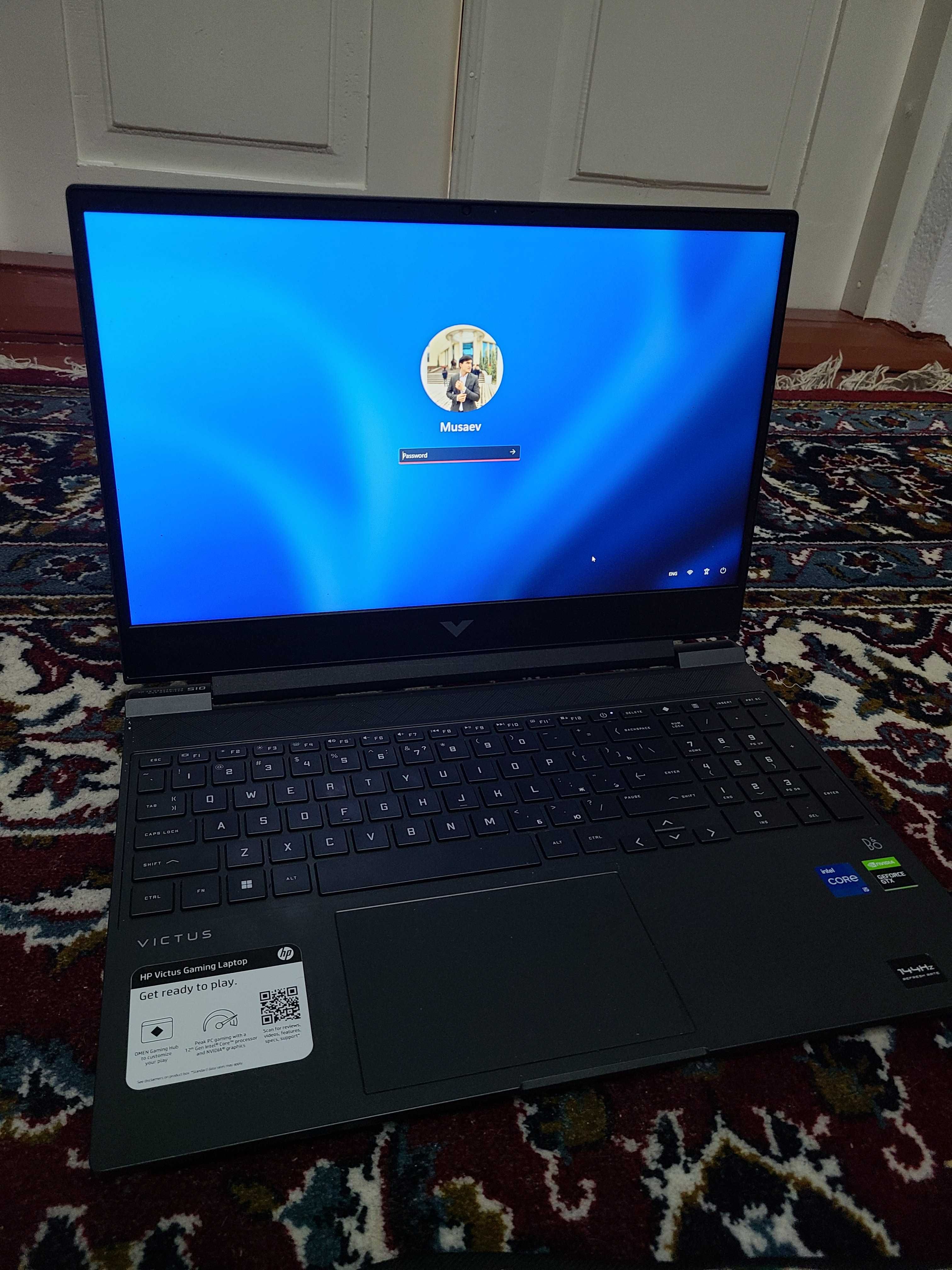 HP Victus i5 12 8
