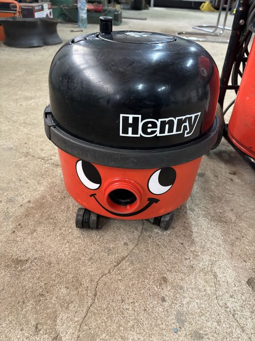 Индустриални прахосмукачки numatic