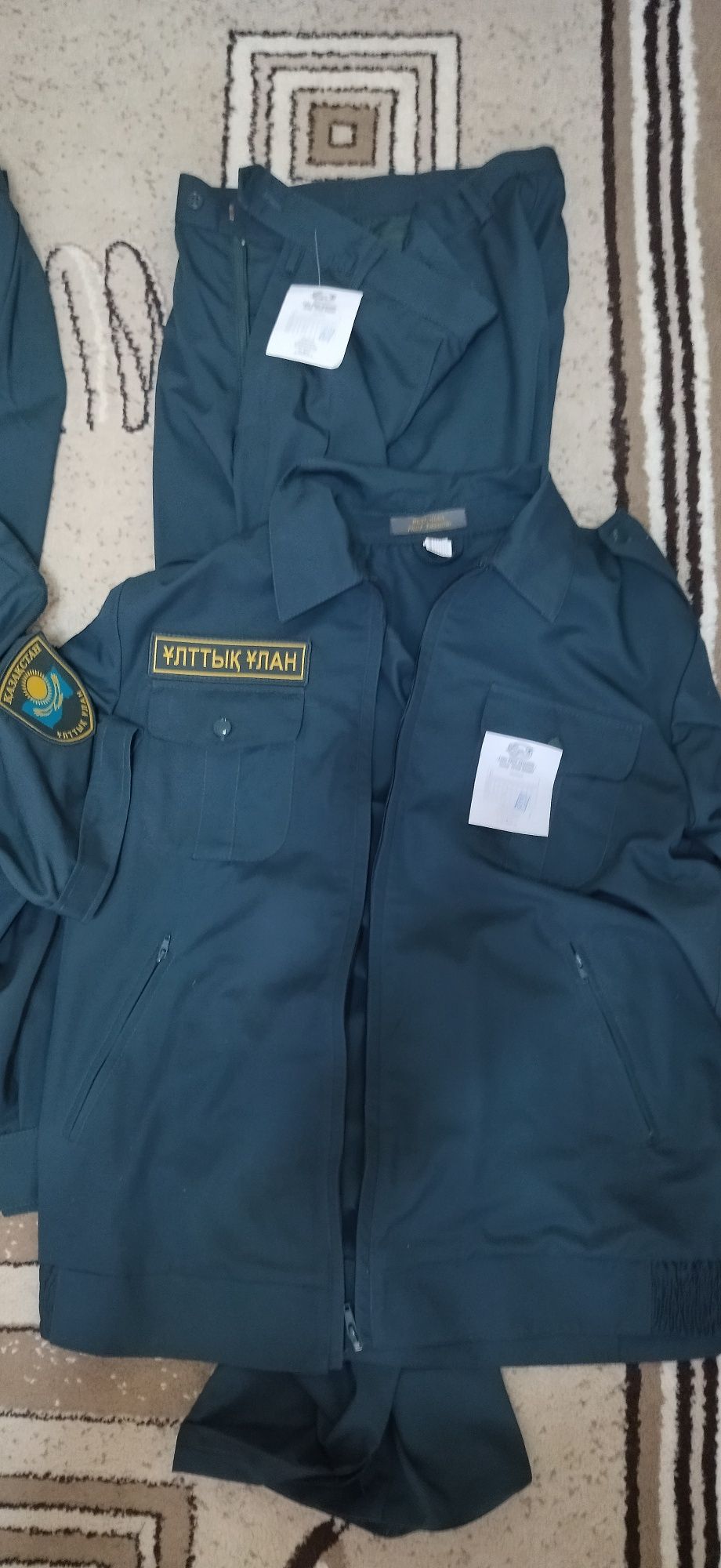 Продам офисную форму одежды