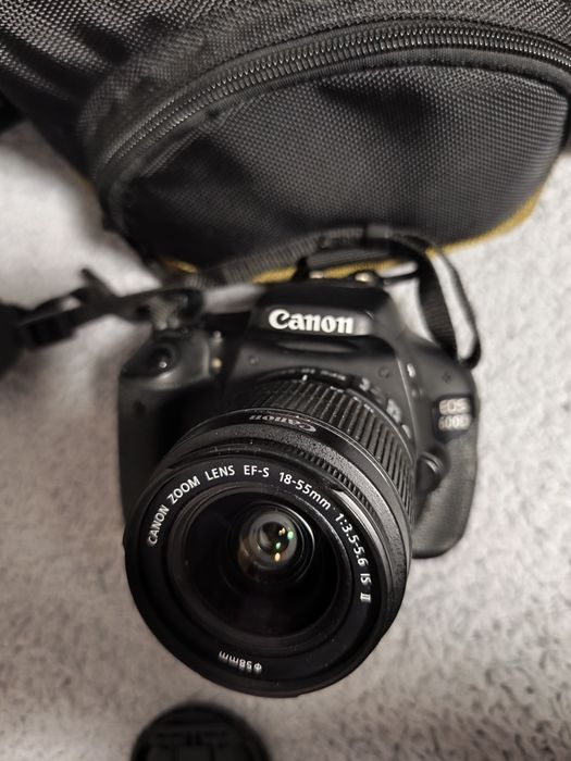 Vând Canon EOS600D