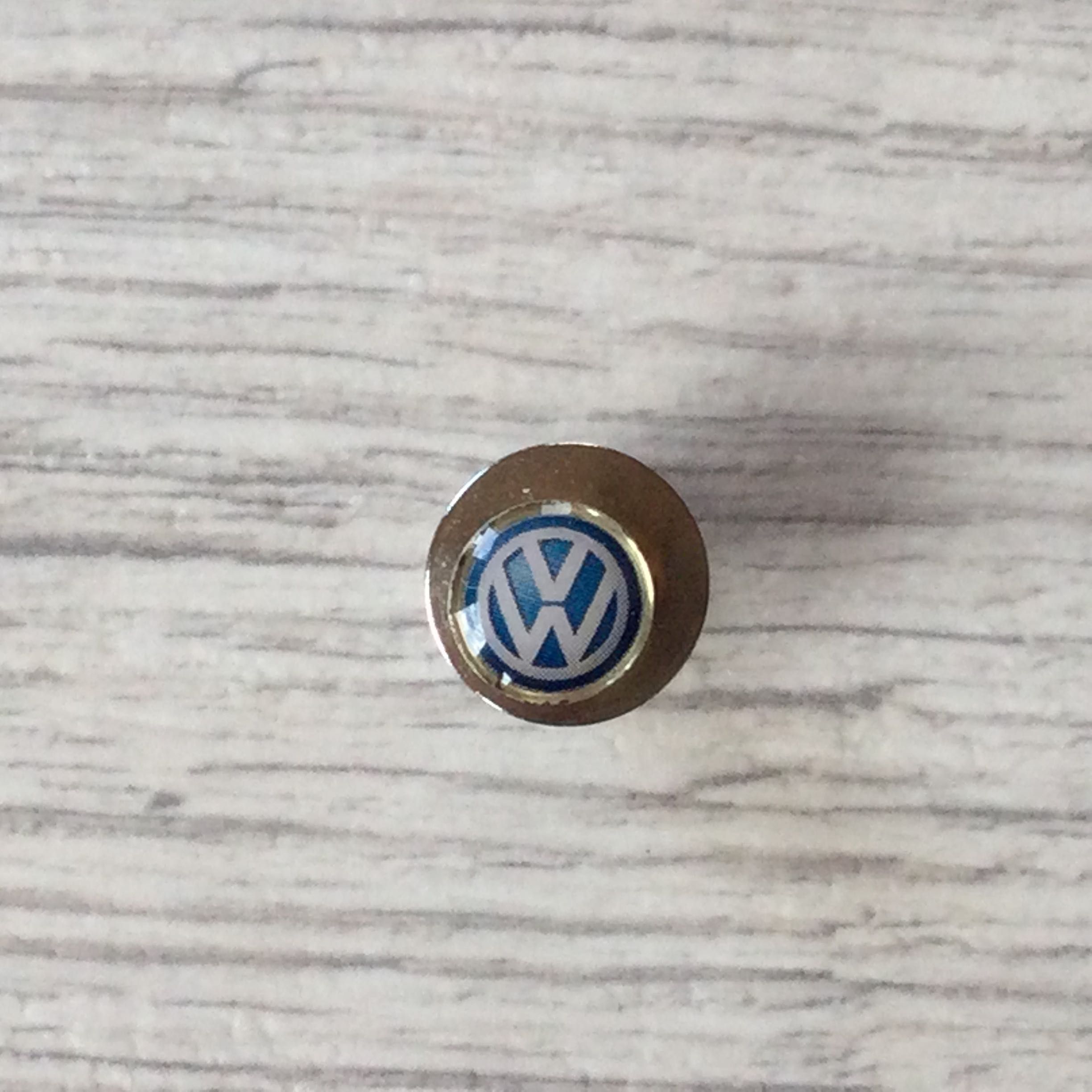 оригинална колекционерска значка на VW / Фолксваген / Volkswagen