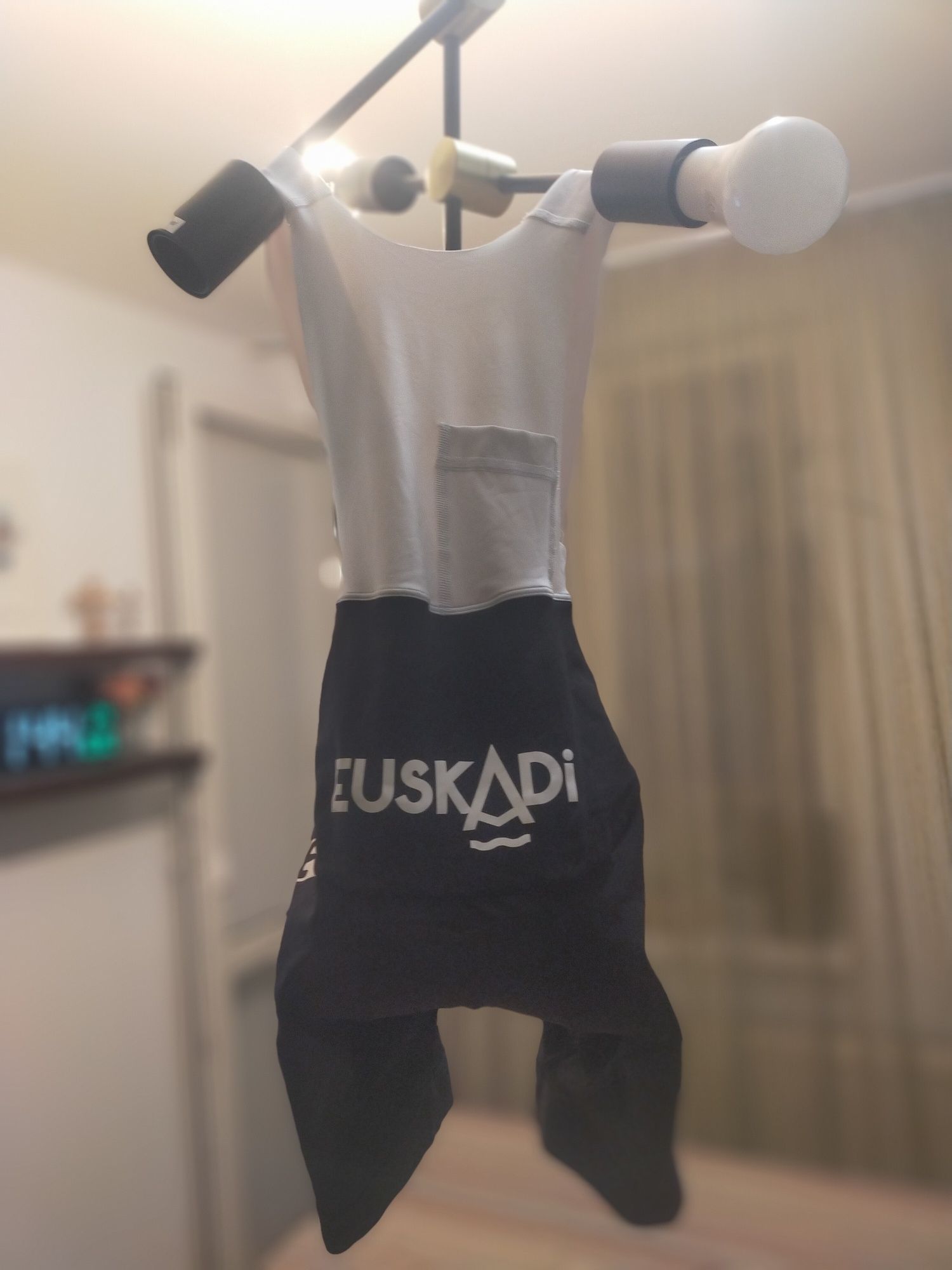 Vând costum ciclism ETXEONDO mărimea S