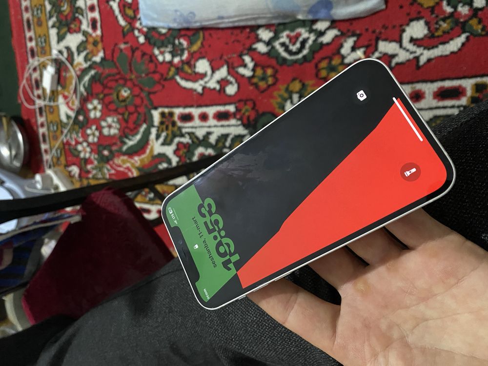 Iphone 12 nukus……..