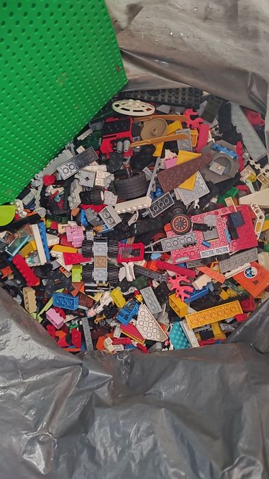 Vand un lot de lego