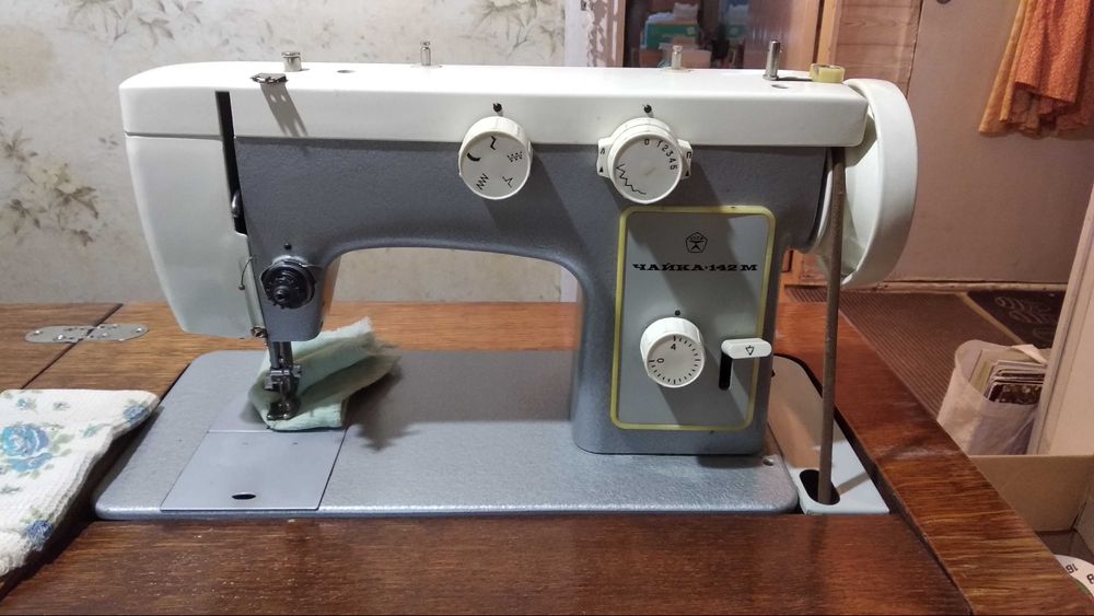 Швейные машинки "Чайка" 2 штуки